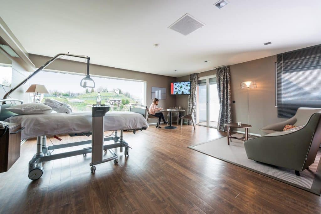 The luxe-list: Hospitals and clinics to have a baby - Insignia