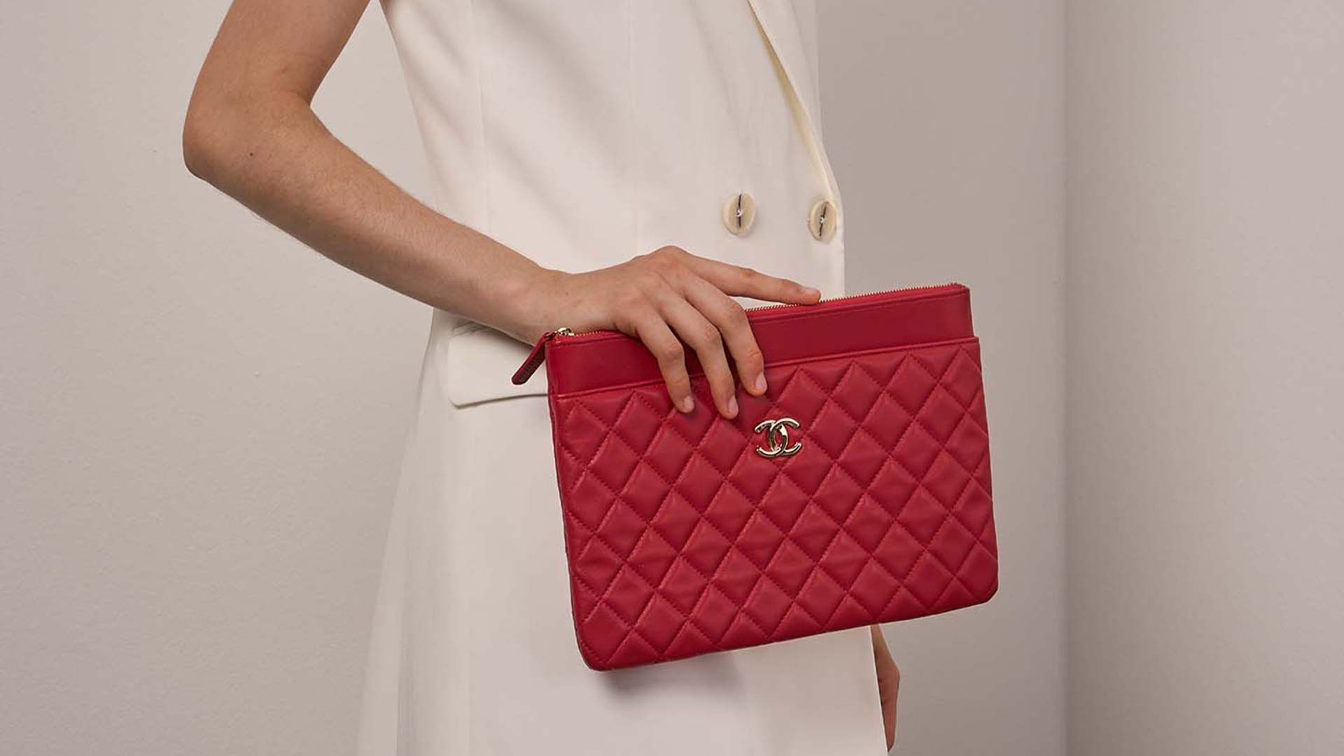 Insignia Chanel Timeless Clutch